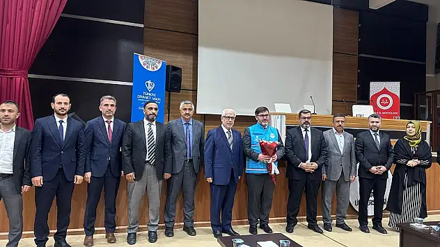Daire Başkanı Yılmaz, Siirt'te 2024 Yılı Vekâlet Yoluyla Kurban Kesim Organizasyonu Tanıtım ve İstişare Toplantısına Katıldı