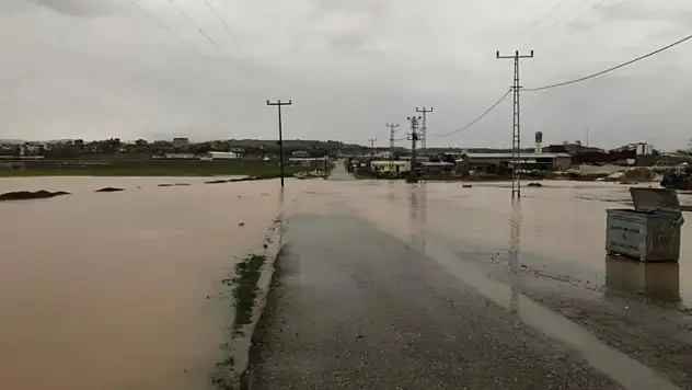 Gökçebağ Belde Yolu Sular Altında Kaldı