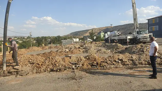 Gökçebağ Beldemizde Halı Saha Proje Temeli Atıldı