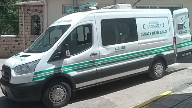 Gömleği Ağaca Takılan Çiftçi Traktörün Altında Kalarak Hayatını Kaybetti