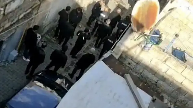 Gündüz vakti girdikleri evdeki 2 kadını darbettiler: Kadınlardan birinin durumu ağır