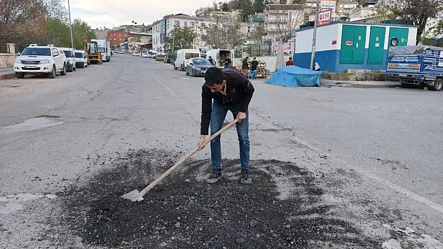 Haberimiz Üzerine Siirt'te Yol Çökmesi Kısa Sürede Giderildi