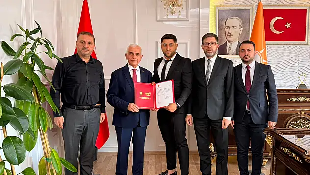 Harun Pekedis, AK Parti Kurtalan Gençlik Kolları Başkanlığına Atandı