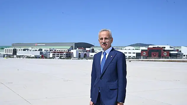 HAVA YOLUNDA YOLCU PATLAMASI