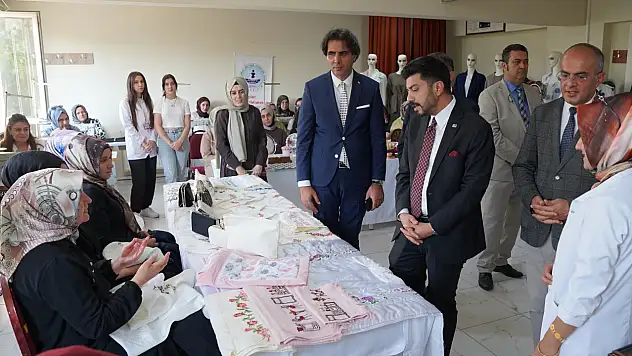 Hayat Boyu Öğrenme Genel Müdürü Emre Topoğlu, Siirt Halk Eğitimi Merkezini Ziyaret Etti