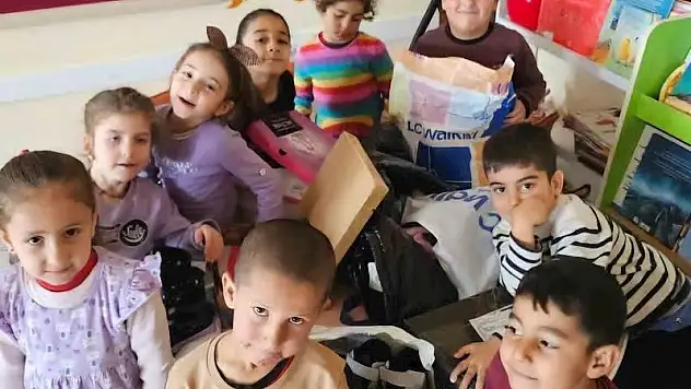 Hayırsever Vatandaştan Öğrencilere Yardım