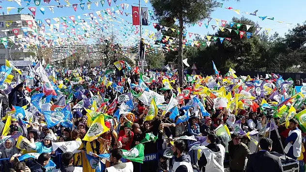 HDP, SİİRT VE KURTALAN  MİTİNGLERİNİ GERÇEKLEŞTİRDİ