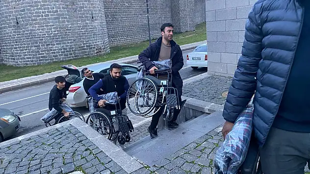 Help Yetim'den Engellilere Tekerlekli Sandalye Yardımı (VİDEOLU HABER)