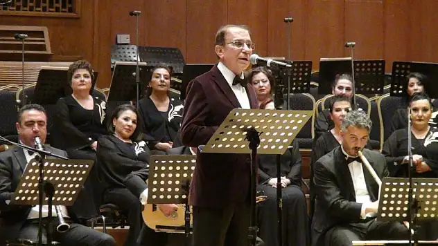 HEM BAŞARILI BİR HEKİM, HEM BİR İCRACI, HEM DE BİR BESTEKÂR