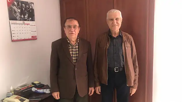 HEM EMEKLİ BİR GENERAL, HEM YAZAR HEM DE BESTEKÂR