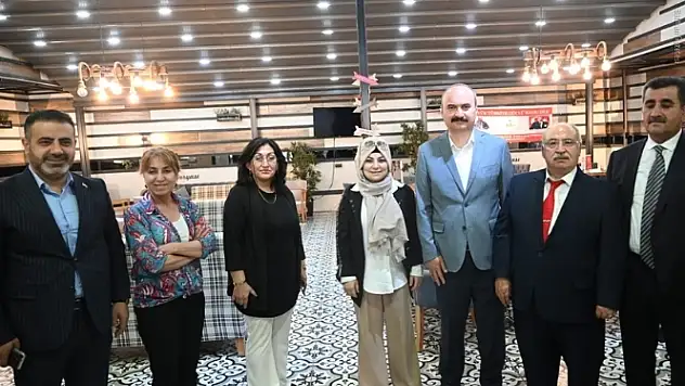 Hemşerimizin Genel Başkanlığında KAMU-DER Tarafından Batman'da Basın Toplantısı Düzenlendi