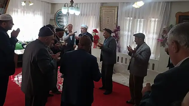 HUSUMETLİ İKİ AİLEYİ ŞEYH MUİNİDDİN AYDIN BARIŞTIRDI