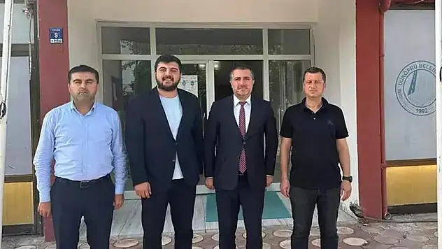 İkiköprü'nün DEM Partili Belediye Başkanı ve Meclis Üyeleri Partilerinden İstifa Ettiler