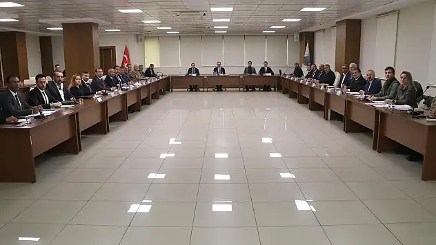 İl Hayvanları Koruma Kurulu Toplantısı, Vali ve Belediye Başkan V. Kızılkaya Başkanlığında Yapıldı