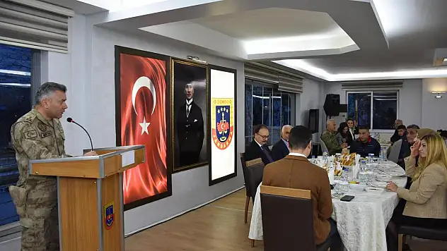 İl Jandarma Komutanlığından , Şehit Yakınları ve Gaziler Onuruna İftar Verildi