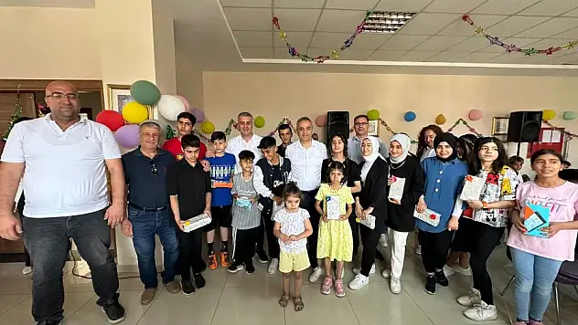 İl Müdürü Ergün, Başarılı Çocukları  Cep Telefonu ve Tablet İle Ödüllendirdi