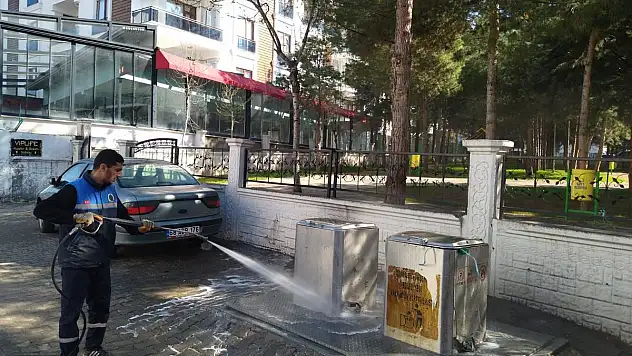 İLAÇLAMA ÇALIŞMALARI DEVAM EDİYOR