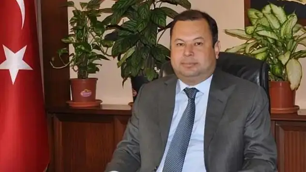 İlçe Belediye Başkanı Girdiği Ameliyatta Hayatını Kaybetti