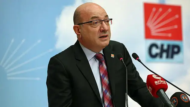 İlhan Cihaner Sert Bir Açıklamayla Adaylıktan Çekildi!