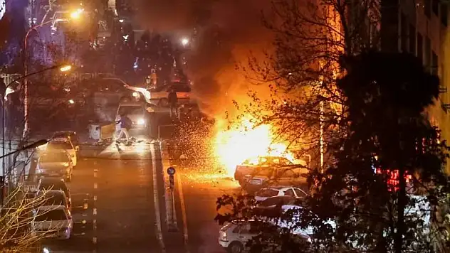 İnternet kesintisi sürüyor, öğrenci yurtları boşaltılıyor: İran'da ölü sayısının 2 bine ulaştığı iddia edildi