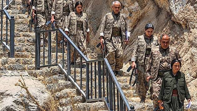 Irak'ta PKK bağlantılı gruplar silahlarını devlete teslim edecek
