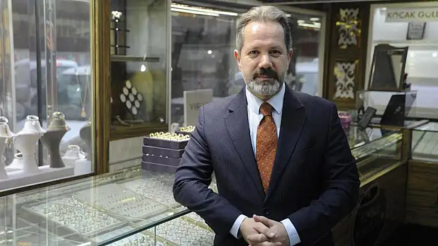 İslam Memiş'ten altın piyasasını sarsan iddia: 'Kota kalkarsa gram altın 1.000 TL düşebilir'
