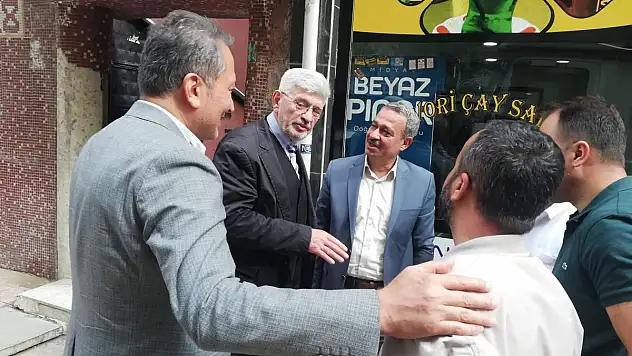 İslam, Siirt'te Seçim Çalışmalarını Sürdürüyor