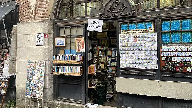 İşyerine 'Yahudiler Giremez' Yazısı Astı!