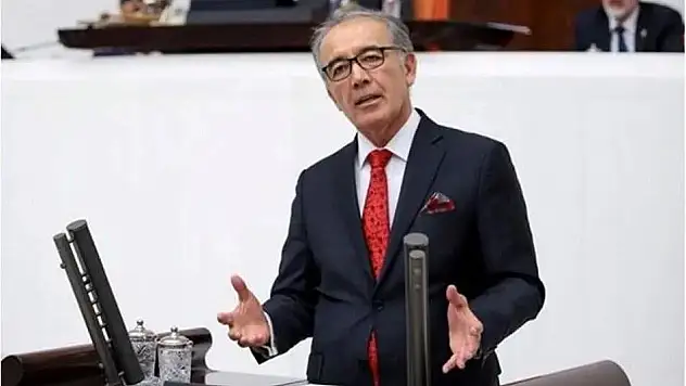 İyi Parti Kurucusu Ahat Andican Partisinden İstifa Etti