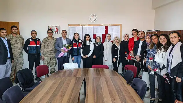 Jandarma'dan Öğretmenler Günü Kutlaması