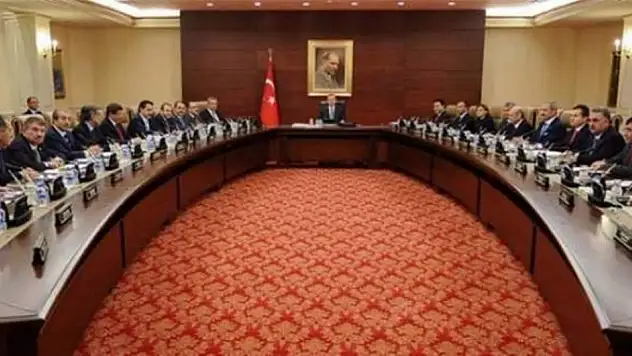 KABİNEDE BEKLENEN REVİZYON '3-5 BAKAN DEĞİŞECEK!'