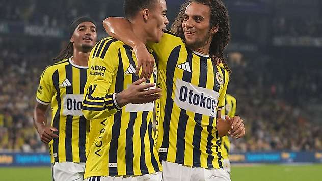 Kadıköy'de Gol Yağmuru: Fenerbahçe, Konyaspor'u 4-2 Mağlup Etti