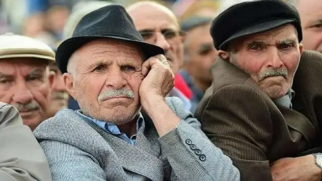 Kamu Görevlisi Emekliler Sözün Tutulmasını,  Seyyanen İlave Ödemenin Yansıtılmasını Bekliyor