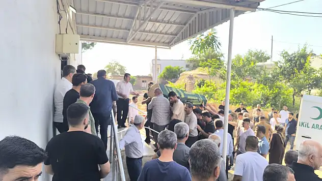 Kanaat Önderi Hacı Bedri Karataş Son Yolculuğuna Uğurland