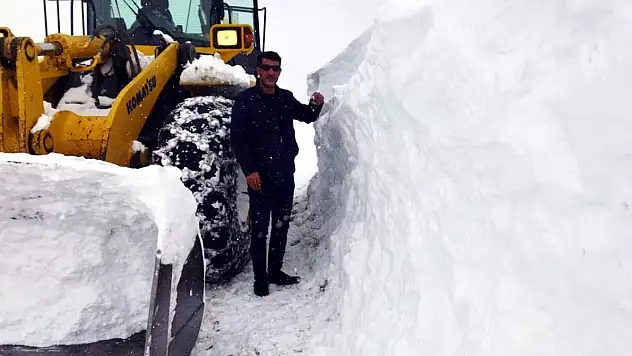 KARLA MÜCADELE ÇALIŞMALARI DEVAM EDİYOR  ÖNCE AMBULANS, SONRA HASTALAR KURTARILDI