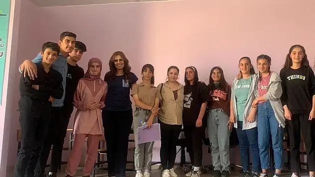 Kayabağlar Beldesinde Münazara Etkinliği