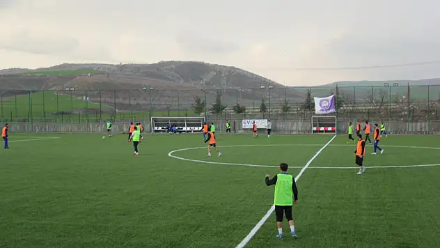 Kayabağlar Belediyesi Gençlikspor Mazıdağı Fosfatspor'a 6-0 Yenildi