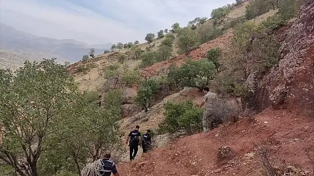 Kayalıklarda Mahsur Kalan Çoban Kurtarıldı!