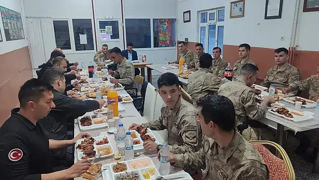 Kaymakam Bağlı, Dodan Jandarma Karakol Komutanlığında Jandarma Personeliyle Birlikte İftar Yemeğinde Buluştu