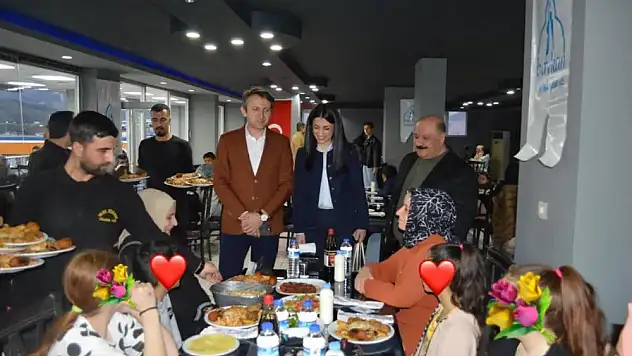 Kaymakam Özcan, Yetim, Öksüz Çocukları ve Aileleri İle İftarda Buluştu