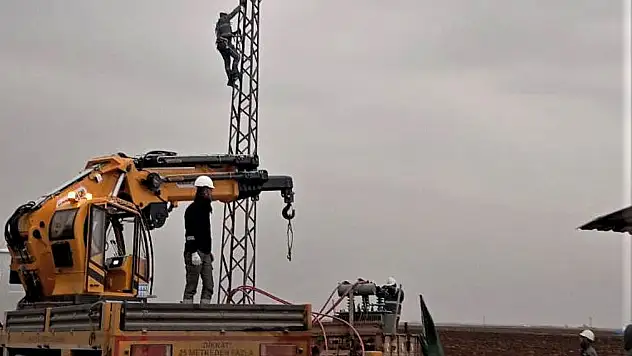 Kış Ortasında Kaçak Elektrikle Buğday Tarlası Suladılar