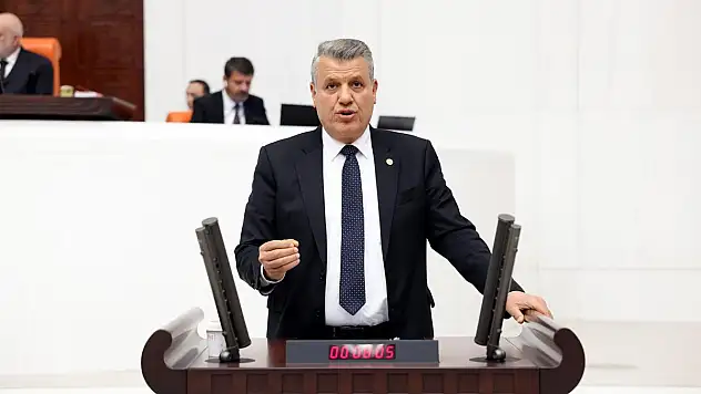 Kısacık: Mustafa Kemal Atatürk Sadece Milletimizin Değil, İnsanlığın Sevgi ve Saygısını Kazanmış Bir Liderdir