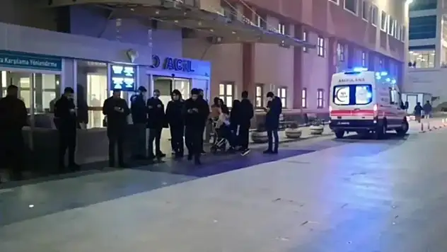 Kız Çocuğu Evinin Önünde Asılı Halde Bulundu