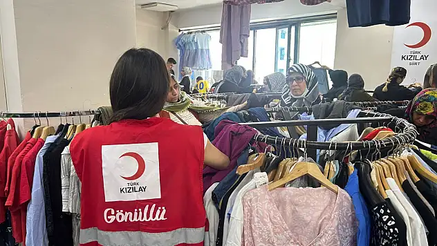 Kızılay'dan Siirt'te 816 Aileye Bayramlık Giyim Desteği