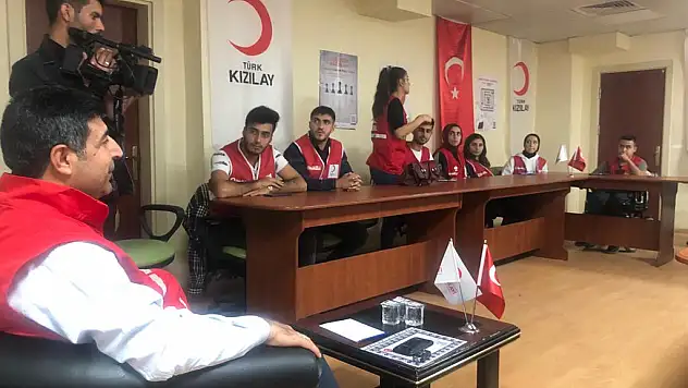 KIZILAY KARİYER GÜNLERİ DEVAM EDİYOR
