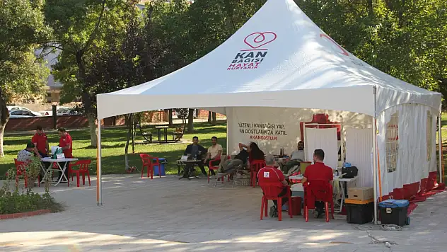 Kızılay Kurtalan'da Kan İçin Çadır Kurdu