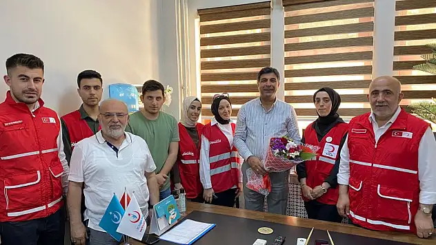 Kızılay Siirt Şube Başkanı Nihat Altunç ve Yönetiminden Yener Tanık'a Ziyaret