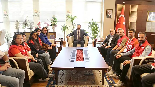 Kızılay'dan, Rektörlüğe Ziyaret