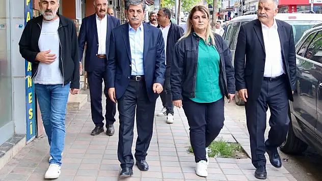 Kurtalan Belediye Eşbaşkanları Bayram Öncesi Çarşı Esnafını Ziyaret Etti