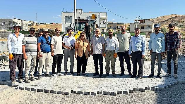 Kurtalan Belediyesi İki Mahallede Parke Taşı Döşeme Çalışması Başlattı